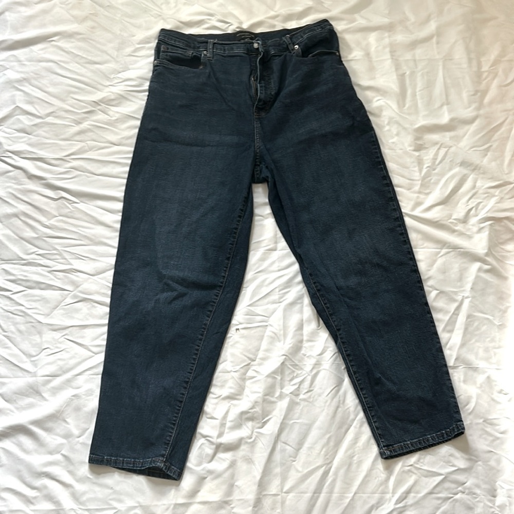 Size 14 banana republic jeans. Strait leg in good condition.